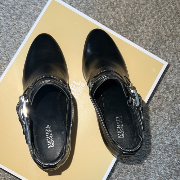 Michael Kors leather booties - Picture 5 of 8